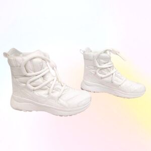 *Brand New* All white Merrell waterproof "Cloud puff snow boot" Women's size 7.5